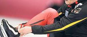 Schuhe zu und durch. Pechstein möchte bis nach Olympia 2014 weiterlaufen. Foto: dapd