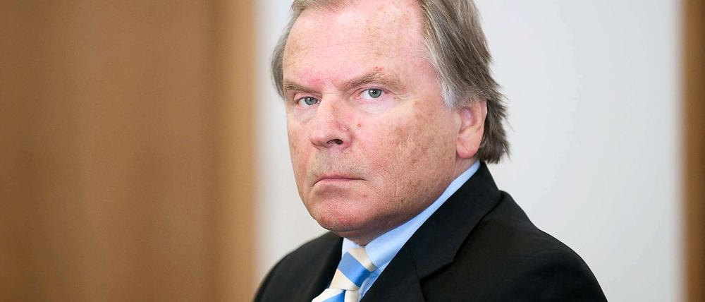 Kurt Schelter, ehemaliger brandenburgischer Justizminister, hat eine steile politische Karriere hinter sich - und wird wohl bald wegen Betrugs vorbestraft sein. 
