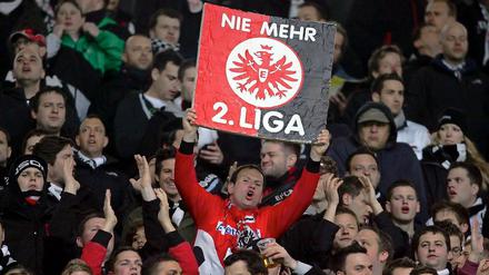 Nie mehr Zweite Liga: Dieser Frankfurter Fan hat recht behalten - zumindest für die nächste Saison.