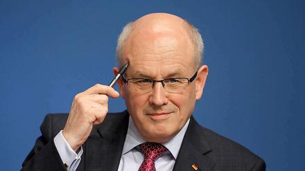 Keine Schlichtung in Sicht: Mit seinem Kompromissvorschlag zum Betreuungsgeld hat Volker Kauder erneut Kritik in der Koalition hervorgerufen. 