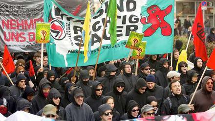 1. Mai 2011: Der "Schwarzer Block" auf der Revolutionären 1. Mai Demonstration. 