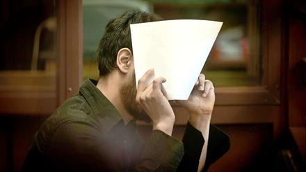 Mehmet Y. steht wegen Doppelmord vor Gericht: Er soll mindestens zwölf Schüsse auf seine in einem Auto sitzende Ex-Frau und ihre Familie abgefeuert haben.