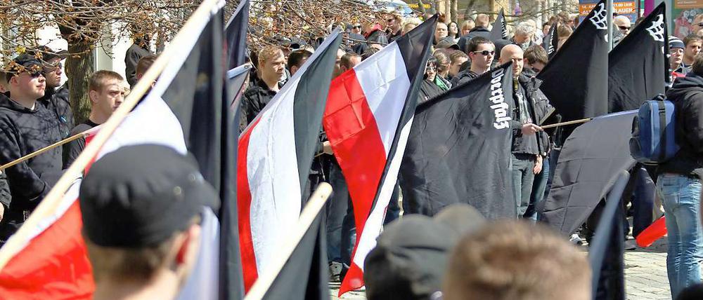 Szene auf einer Demonstration von Rechtsextremen.