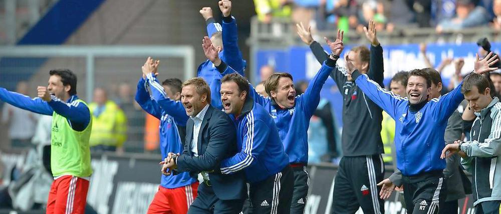 Jubel nach dem Schluss: Der HSV meldet sich nach dem Debakel unter der Woche in Hoffenheim mit einem Heimsieg zurück.