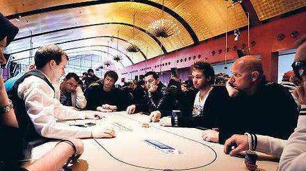 Cool bleiben. Letztes Jahr fand die European Poker Tour in der Spielbank am Potsdamer Platz statt – aus Sicherheitsgründen. Jetzt kehren die Spieler ins Hotel Hyatt zurück. 
