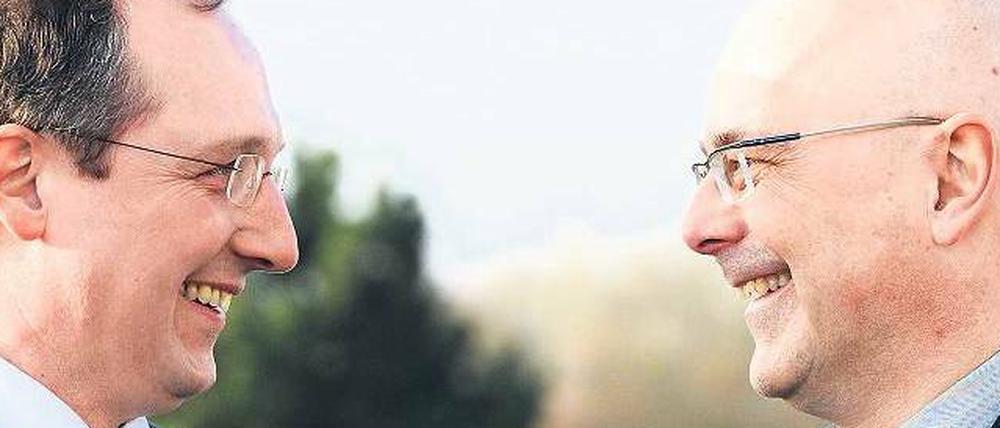 Mit Respekt. Die Spitzenkandidaten von CDU und SPD, Jost de Jager (links) und Torsten Albig.