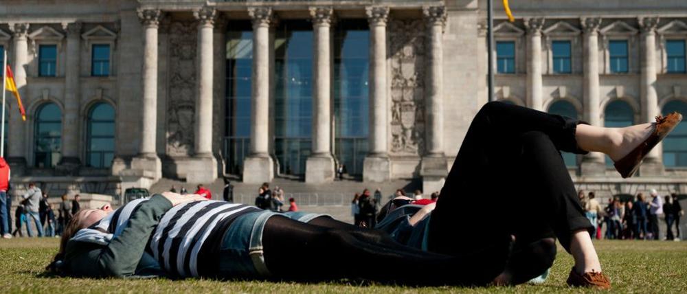 Blick auf den Reichstag in Berlin: Regiert im Bund demnächst wieder eine Große Koalition?