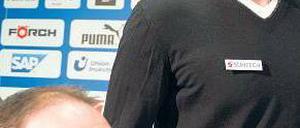 Gegenwart und Vergangenheit. Markus Babbel (re.) folgt auf Ernst Tanner. Foto: dpa