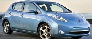 Mit seinem extravaganten Aussehen soll er Familien umgarnen: Nissans Leaf kommt im April zu den Händlern.