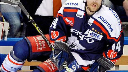Ob Stefan Ustorf seine Karriere fortsetzen kann, ist fraglich. In den Play-offs wird er den Eisbären aber in jedem Falle fehlen.