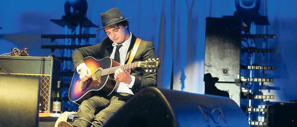 Knapp bei Kasse. Trotz seiner ausverkauften Konzerte kann Musiker Peter Doherty seine 30 000 Euro Geldstrafe offenbar nur in Raten bezahlen. Foto: dpa