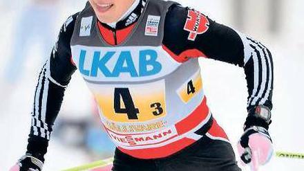 Ein Lächeln für den Sport. Evi Sachenbacher-Stehle wurde zweimal Olympiasiegerin im Langlauf. Jetzt übt sie das Schießen.