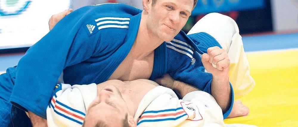 Lächelnder Sieger. Ole Bischof hat sich beim Grand Prix in Düsseldorf seine Olympiateilnahme gesichert. Foto: dpa