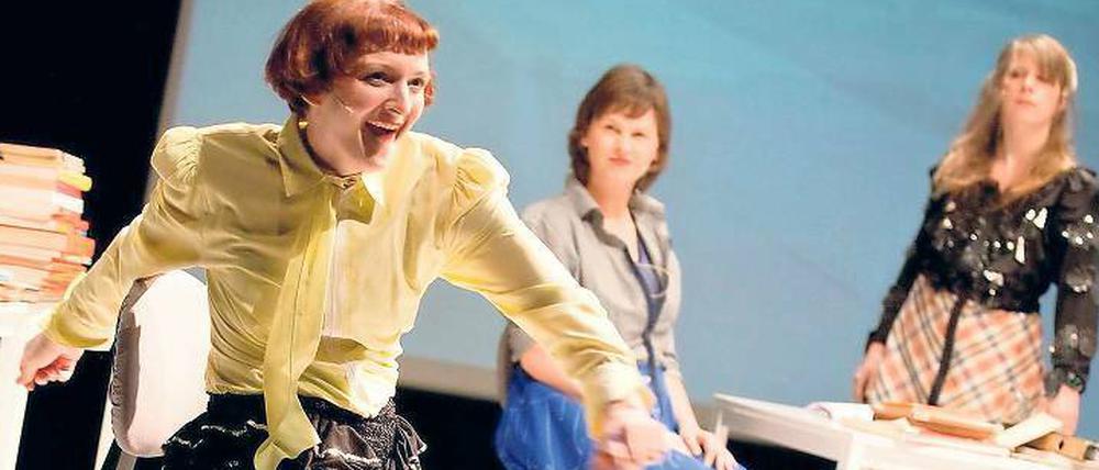 Heftig bewegt. Nina Tecklenburg (links) und Alexandra Lachmann. 