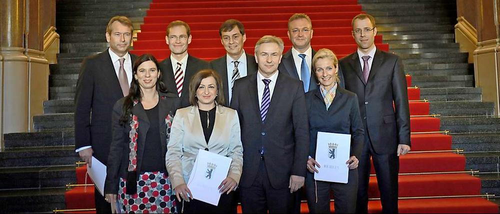Nach Ernennung der neuen Senatoren stellte Berlins Regierender Bürgermeister Klaus Wowereit (SPD) sein neues Regierungsteam vor. Mit einem Drittel Frauen.