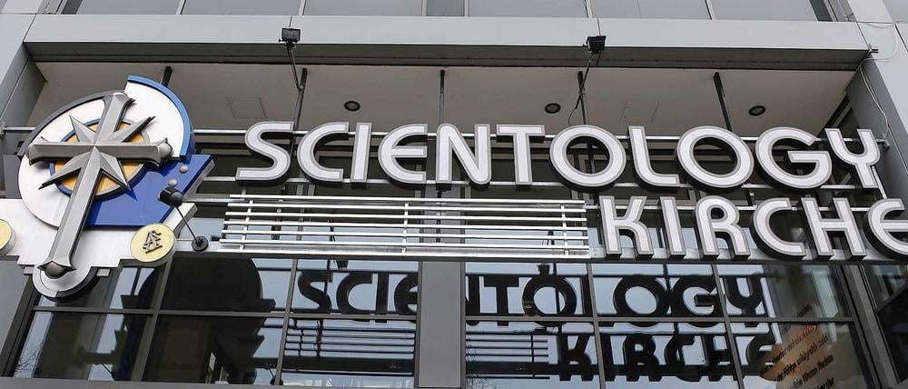 Aufklärung über Sekten wie Scientology leistete der evangelische Pfarrer Thomas Gandow. Dafür erhält er jetzt das Bundesverdienstkreuz.