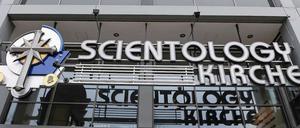 Aufklärung über Sekten wie Scientology leistete der evangelische Pfarrer Thomas Gandow. Dafür erhält er jetzt das Bundesverdienstkreuz.