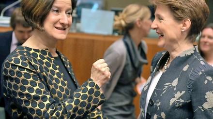 Österreichs Innenministerin Johanna Mikl-Leitner und die schweizerische Bundesrätin Simonetta Sommaruga in Brüssel.