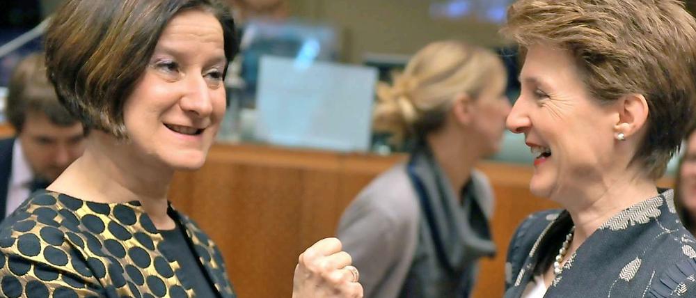 Österreichs Innenministerin Johanna Mikl-Leitner und die schweizerische Bundesrätin Simonetta Sommaruga in Brüssel.