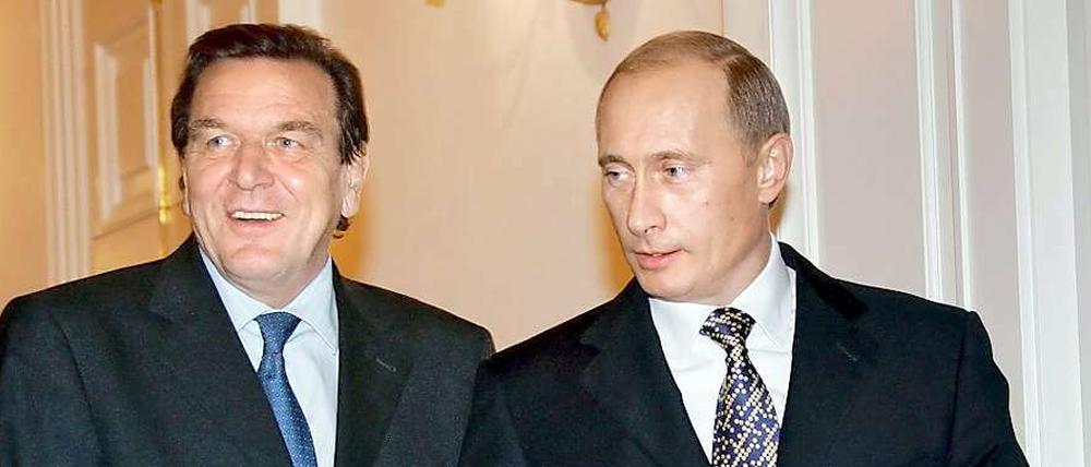 Männerfreundschaft: Gerhard Schröder und Wladimir Putin.