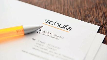 Datenminimalismus zahlt sich aus – je weniger, desto besser für den Kredit. Erfasste Daten bei Auskunfteien wie der Schufa sollten regelmäßig kontrolliert werden. Denn diese Informationen entscheiden über die Kreditwürdigkeit. Foto: Franziska Koark/dpa