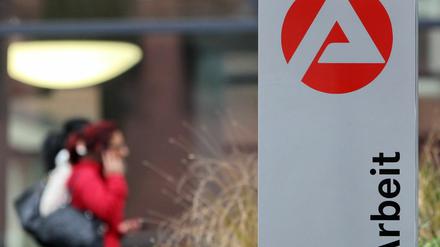Die Agentur für Arbeit legt ihren Monatsbericht für Januar 2012 vor. 