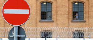 In der JVA Moabit ist ein Häftling an einer Rauchgasvergiftung gestorben.