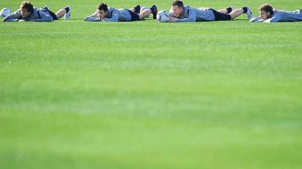 Wo liegen wir denn? Herthas Spieler wissen nach der guten Hinrunde nicht mehr so recht, wo die Reise in der Tabelle nun hingeht. 