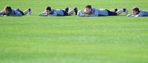 Wo liegen wir denn? Herthas Spieler wissen nach der guten Hinrunde nicht mehr so recht, wo die Reise in der Tabelle nun hingeht.