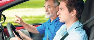 Nur nicht stressen lassen. Der Fahrlehrer kann einem das Leben zur Hölle machen. Das Gute: Nach der Prüfung sieht man ihn nie wieder. Foto: Alexander Raths/Fotolia