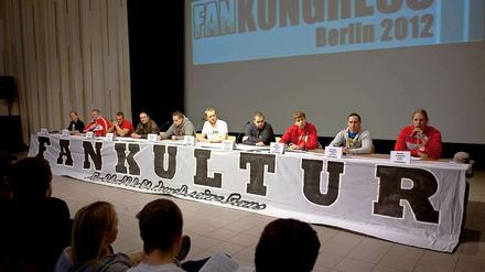 Ganz ohne Stehplätze. Der Fankongress im Kosmos.