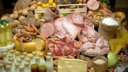 "Mit dem Essen spielt man nicht", sagte die Kriegsgeneration. Nur - warum eigentlich nicht? Ist doch scheinbar von allem zuviel da.