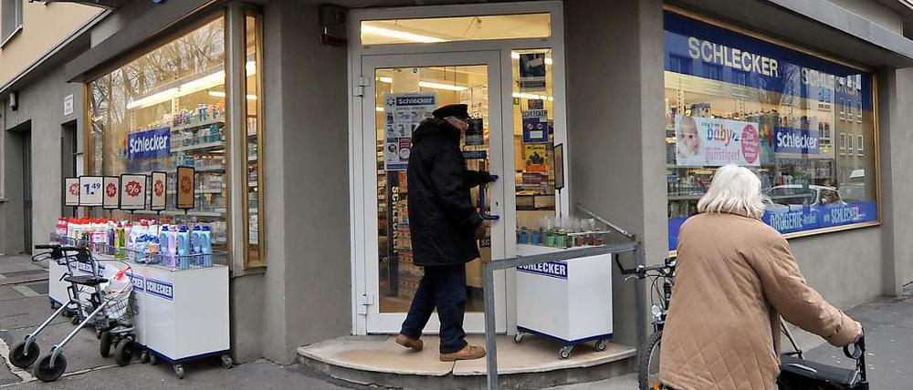 Veraltet. Schlecker kämpft mit seinem Image und will seine Geschäfte modernisieren.