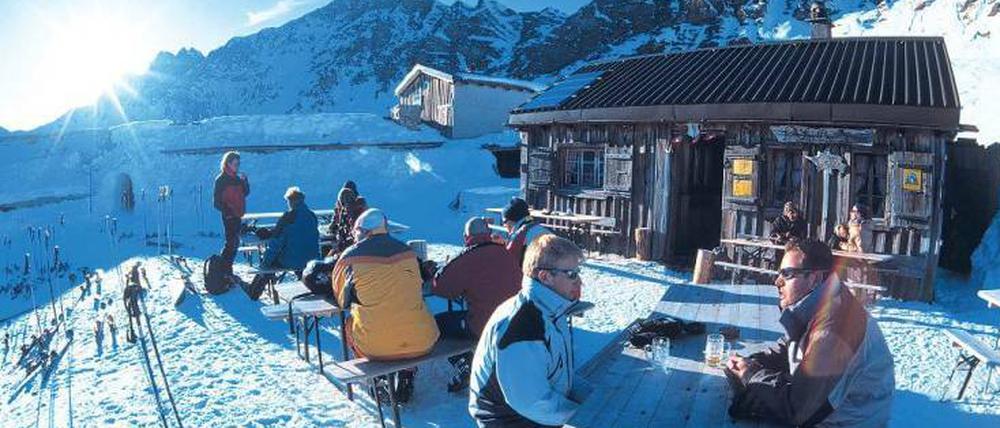 Champagner lagert in der kleinsten Hütte. An Frankreichs Pisten kann man auch gut speisen – wie hier im Berggasthof „Le Lapisa“ im Gebiet Portes du Soleil.