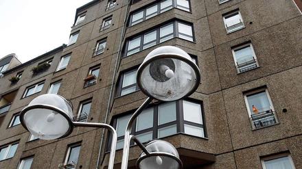 In der Wilhelmstraße werden immer mehr Wohnungen an Touristen vermietet. Der Bezirk wollte dieser Praxis einen Riegel vorschieben. Das Verwaltungsgericht hat das Verbot aber wieder gekippt.