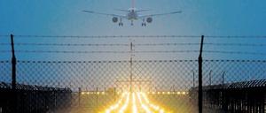 Lauter Streit. Das Lärmproblem am neuen Flughafen in Schönefeld ist nicht nur nach Ansicht vieler Anwohner ungelöst.