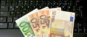 Ein Kredit aus dem Internet verspricht oft günstigere Konditionen als am Bankschalter. 