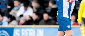 Geht doch! Patrick Ebert erzielte eins von drei Toren gegen Osnabrück. Foto: dapd