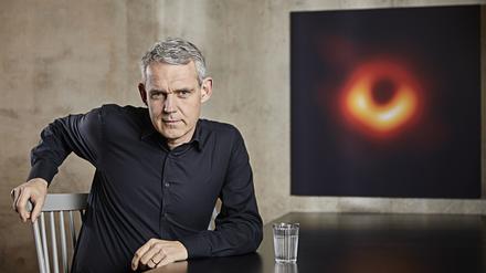 Es war ein langer, steiniger Weg bis zum ersten Bild eines Schwarzen Lochs. Der Radioastronom Heino Falcke ist ihn zusammen mit vielen Kollegen der „Event Horizon Telescope Collaboration“ gegangen - erfolgreich.