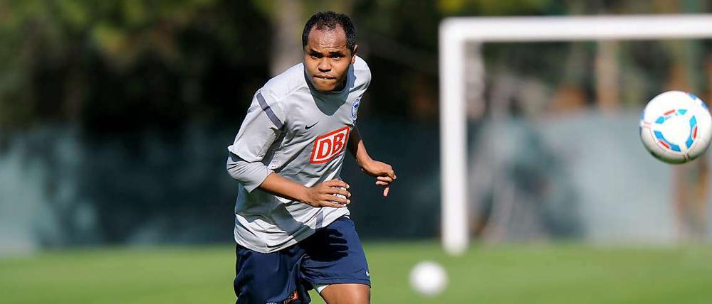 Agil und immer beweglich. So lobt Trainer Skibbe den Brasilianer Ronny. Der könnte nun seinen Bruder Raffael zentral hinter den Spitzen ersetzen. 