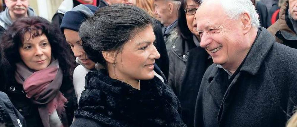 Erotisches Kapital, antikapitalistische Visionen. Sahra Wagenknecht, 42, und Oskar Lafontaine, 68, an Heiligabend. Foto: H. Tittel/dapd