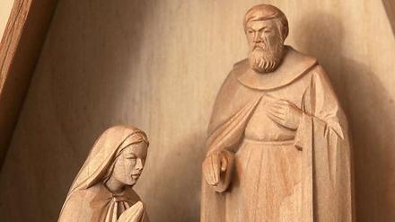 Die Geburt Christi. Schnitzarbeit aus dem erzgebirgischen Stützengrün.