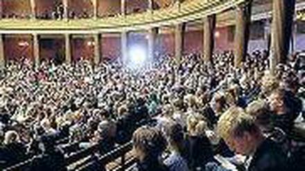 Teure Uni. Bis zu 15 600 Euro kostet das Studium in Schweden (hier Studierende in der Uni Uppsala). 