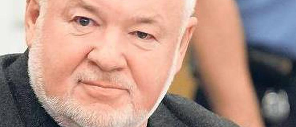 Der 64-jährige Axel Hilpert muss sich wegen Subventionsbetruges vor dem Landgericht Potsdam verantworten. 