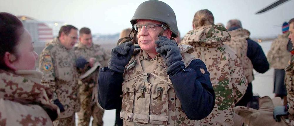 Der Verteidigungsminister ist kurz vor Weihnachten zu seiner vierten Afghanistan-Reise aufgebrochen.