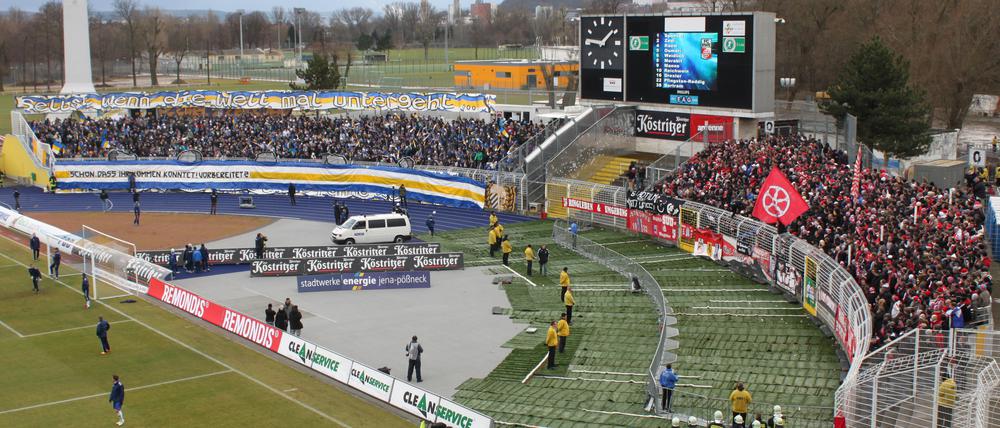 Der Blick ins Paradies: Das Thüringenderby zwischen Jena und Erfurt.