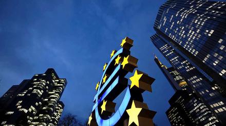 Euro-Dämmerung? Die EZB unternimmt derzeit vieles, um die lahmende Konjunktur im Euroraum zu stützen.