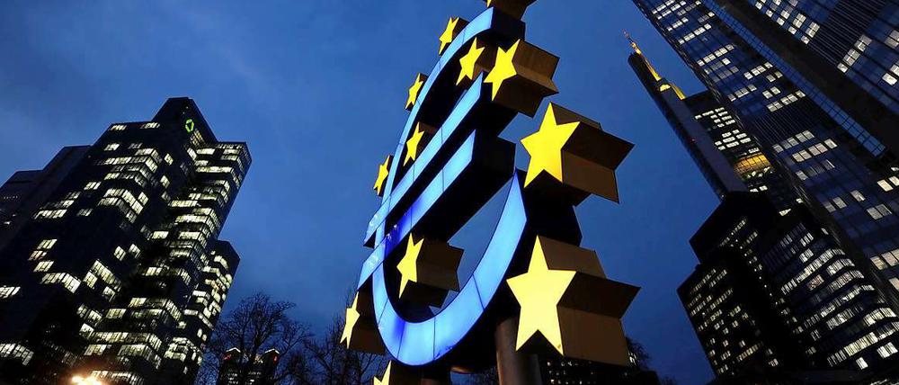 Euro-Dämmerung? Die EZB unternimmt derzeit vieles, um die lahmende Konjunktur im Euroraum zu stützen.