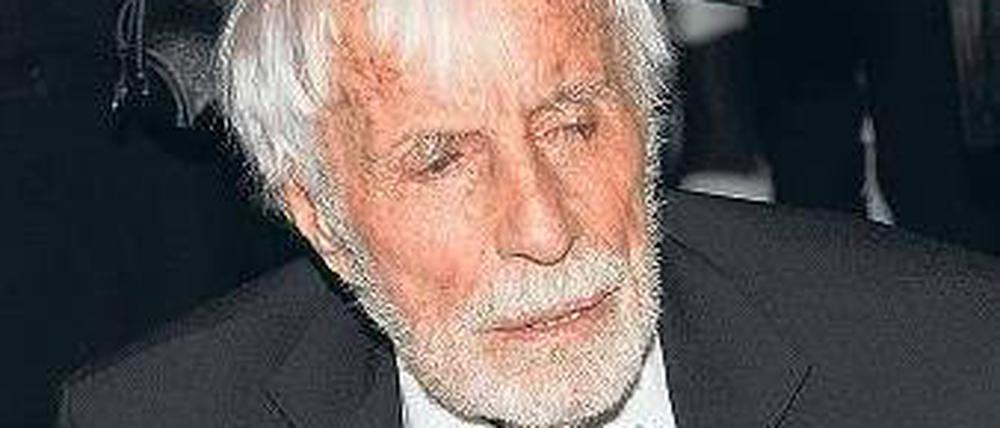 Sorge um den 108-jährigen Entertainer Johannes Heesters. Foto: dpa
