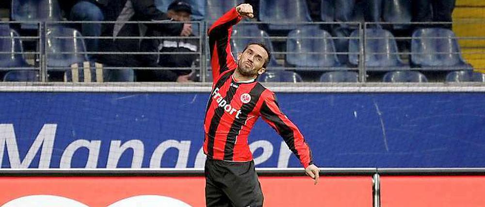Der ehemalige Herhaner Theofanis Gekas erzielte beim 2:0-Sieg gegen den KSC beide Treffer.